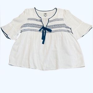 Ivy Jane xl white&navy cotton top w 3/4 s Navy ribbon tie & smocked frt/bk 27”L